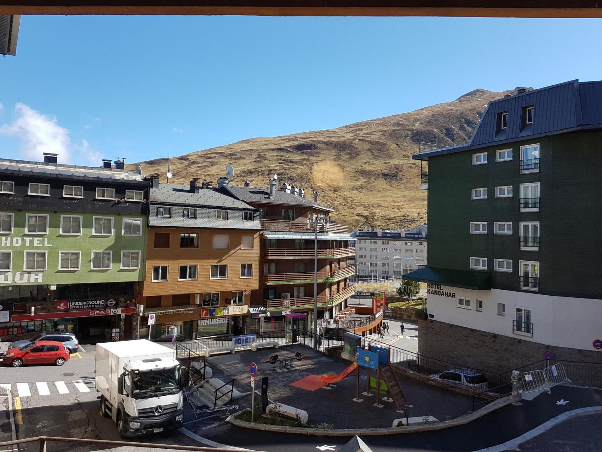Apartamentos Grifovacances Nevada Pas De La Casa Bagian luar foto
