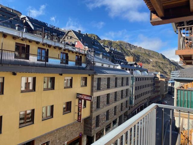 Apartamentos Grifovacances Nevada Pas De La Casa Bagian luar foto