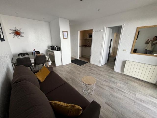 Apartamentos Grifovacances Nevada Pas De La Casa Bagian luar foto