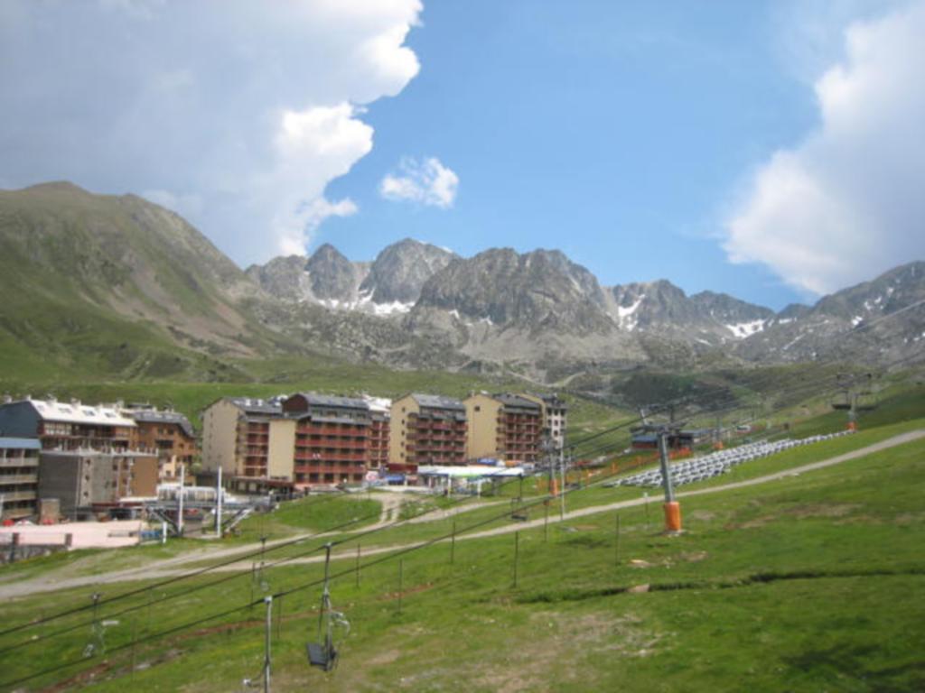 Apartamentos Grifovacances Nevada Pas De La Casa Bagian luar foto