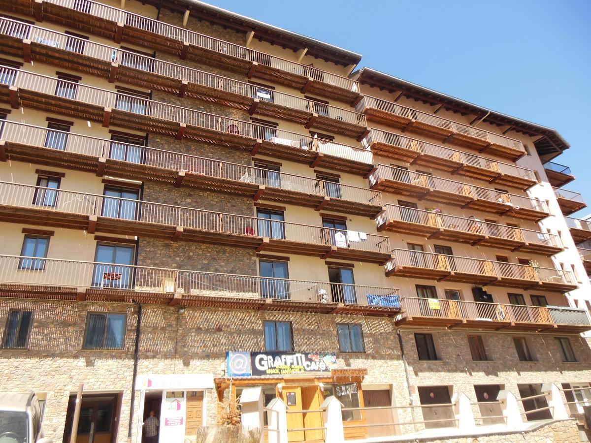 Apartamentos Grifovacances Nevada Pas De La Casa Bagian luar foto