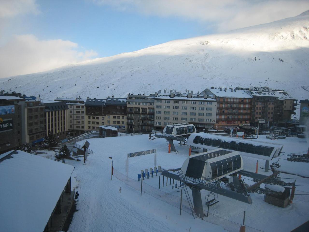 Apartamentos Grifovacances Nevada Pas De La Casa Bagian luar foto